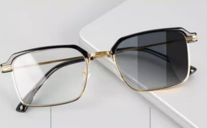 Photochromic reading glasses