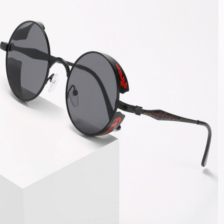 Punk-style sunglasses 371